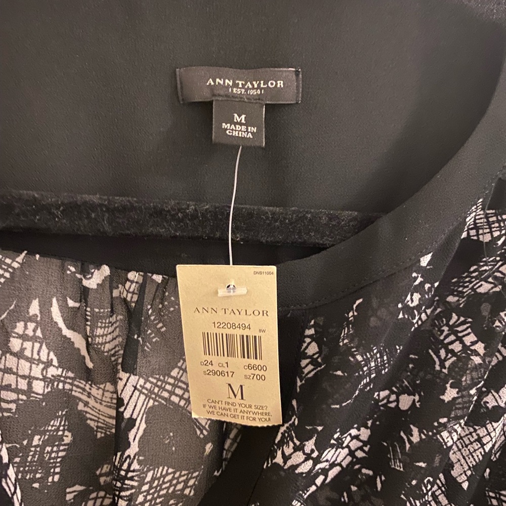 Ann Taylor Black and White Abstract Lace-Print Blouse - Picture 2 of 5